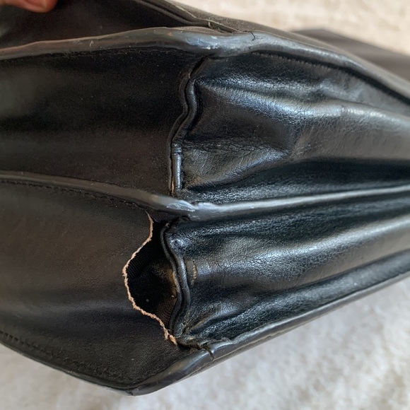 KENNETH COLE REACTION TRUE COLORS GENUINE LEATHER PORTFOLIO - BLACK - Picture 12 of 15